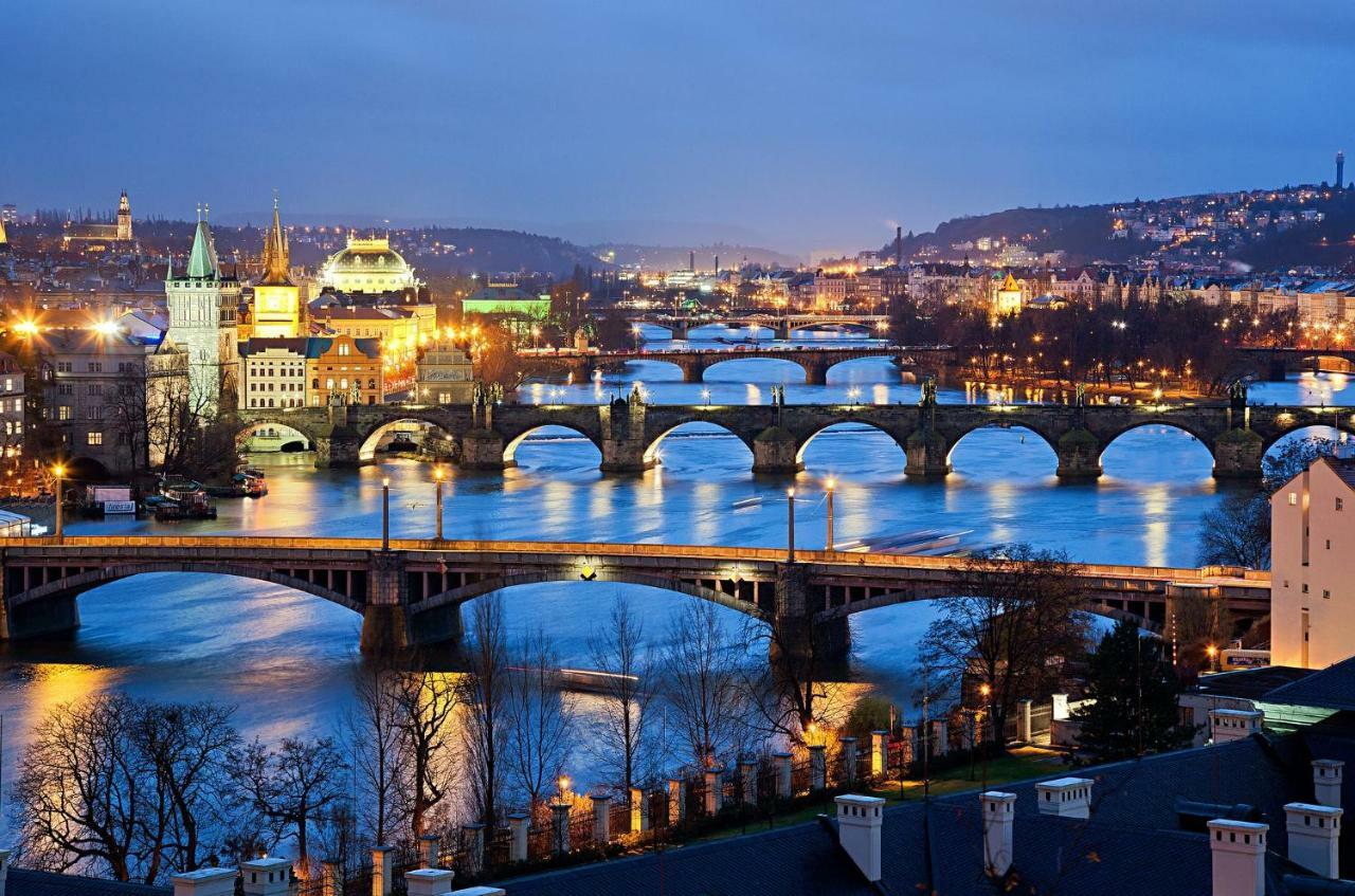 Quiet Apartment With Balcony Charles Bridge Praga Esterno foto